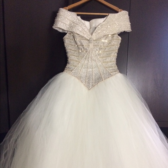 Vintage wedding dress